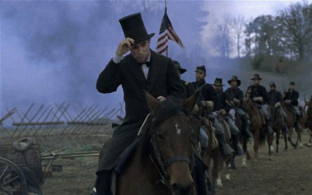 Cena do filme Lincoln, com  Daniel Day-Lewis
